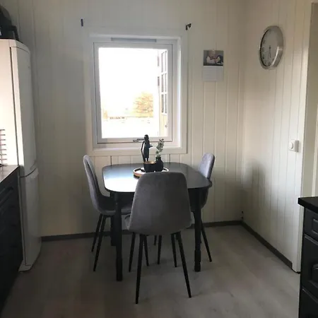 Koselig Enebolig Med Gratis Parkering! Apartament