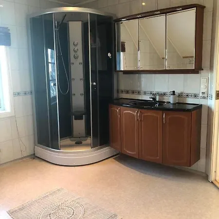 Apartament Koselig Enebolig Med Gratis Parkering!