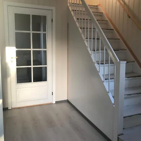 شقة Koselig Enebolig Med Gratis Parkering! *